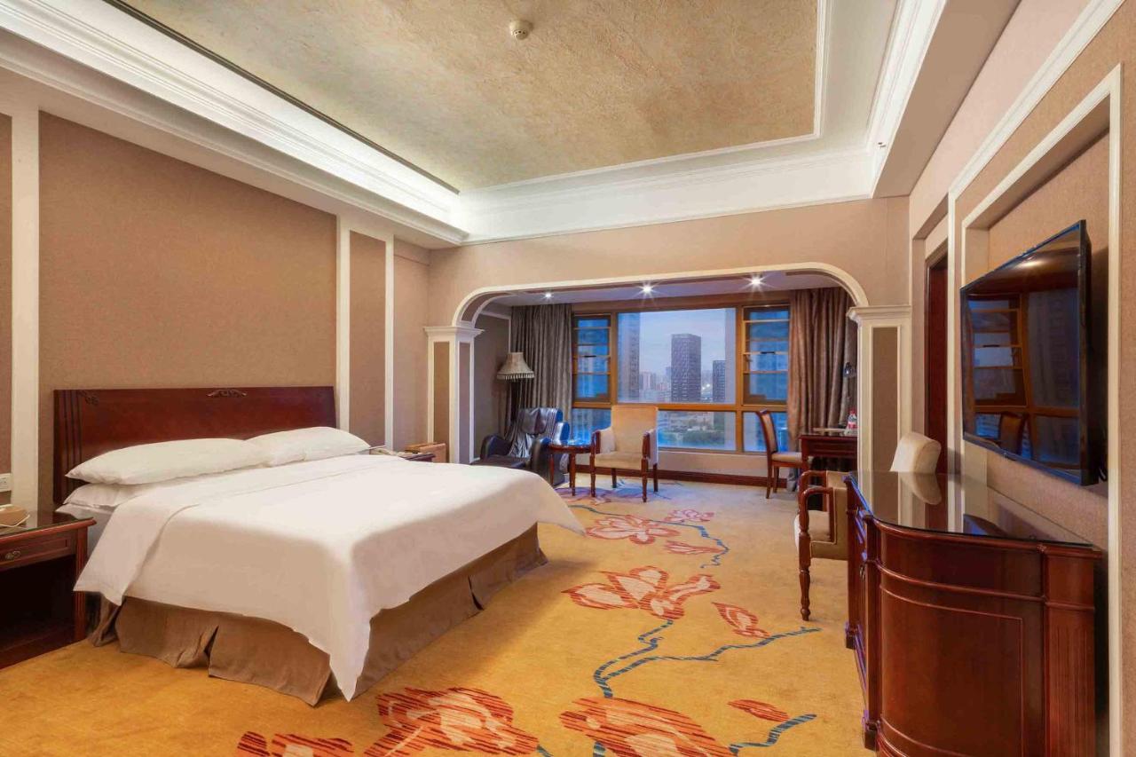 Vienna Hotel Shenzhen Songgang Liye Road Bagian luar foto